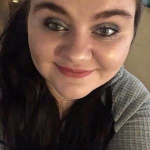 Meet your Posher, Candace